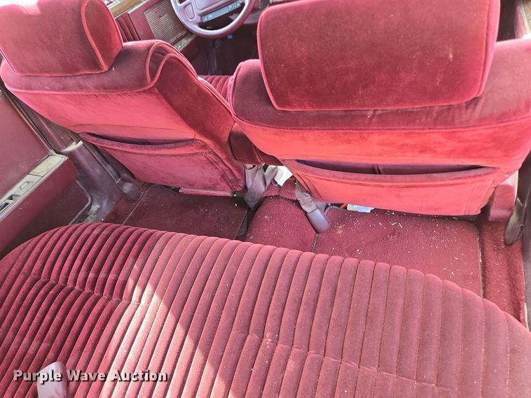 image for item DY1181 1991 Chrysler New Yorker Salon 