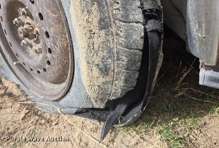 image for item DY1181 1991 Chrysler New Yorker Salon 