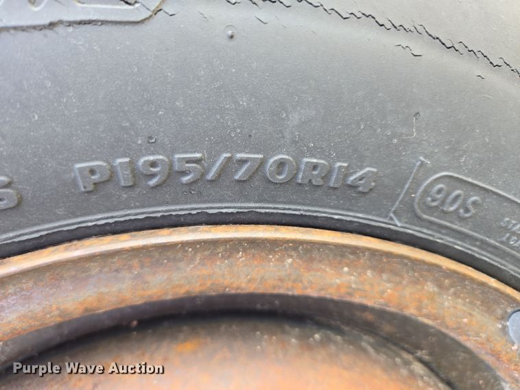 image for item DY1181 1991 Chrysler New Yorker Salon 