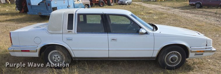 image for item DY1182 1991 Chrysler New Yorker 