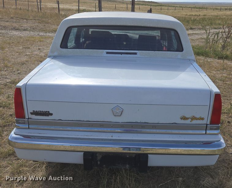 image for item DY1182 1991 Chrysler New Yorker 