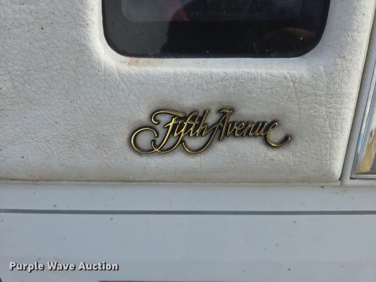 image for item DY1182 1991 Chrysler New Yorker 