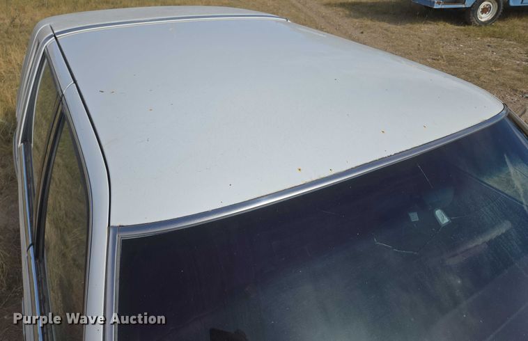 image for item DY1182 1991 Chrysler New Yorker 