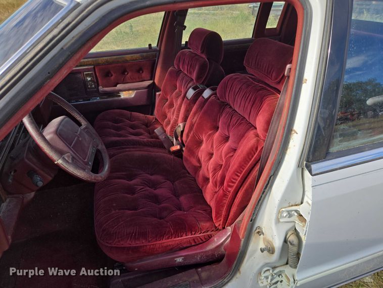 image for item DY1182 1991 Chrysler New Yorker 