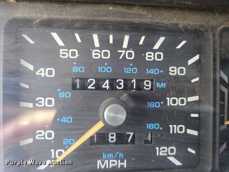 image for item DY1182 1991 Chrysler New Yorker 