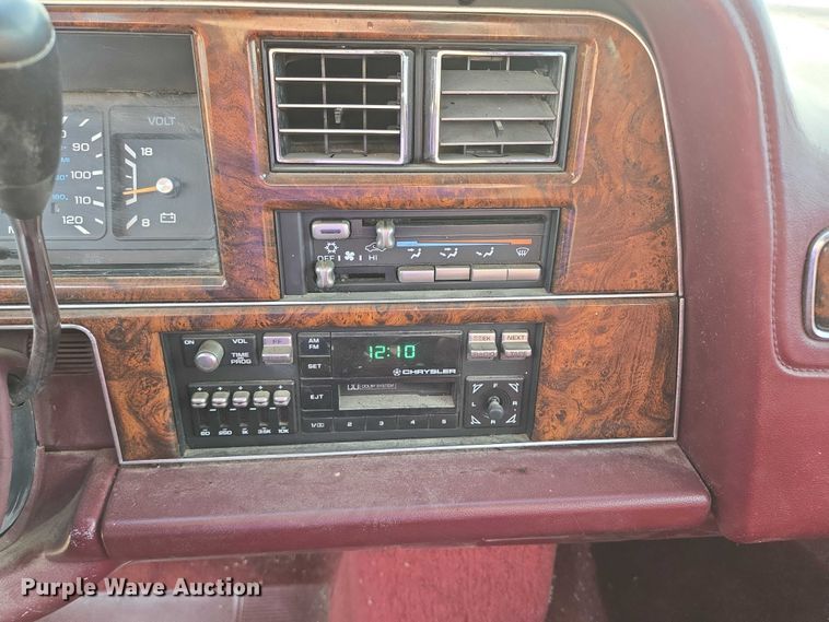 image for item DY1182 1991 Chrysler New Yorker 