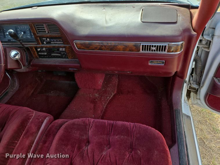 image for item DY1182 1991 Chrysler New Yorker 