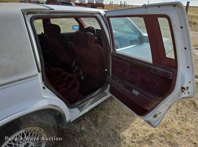 image for item DY1182 1991 Chrysler New Yorker 