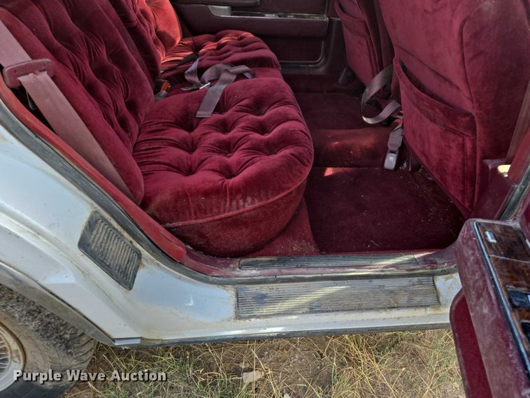 image for item DY1182 1991 Chrysler New Yorker 