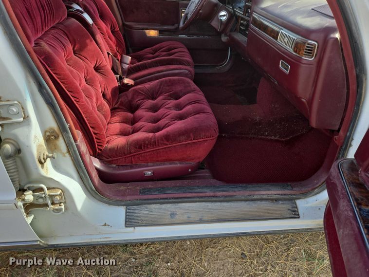 image for item DY1182 1991 Chrysler New Yorker 