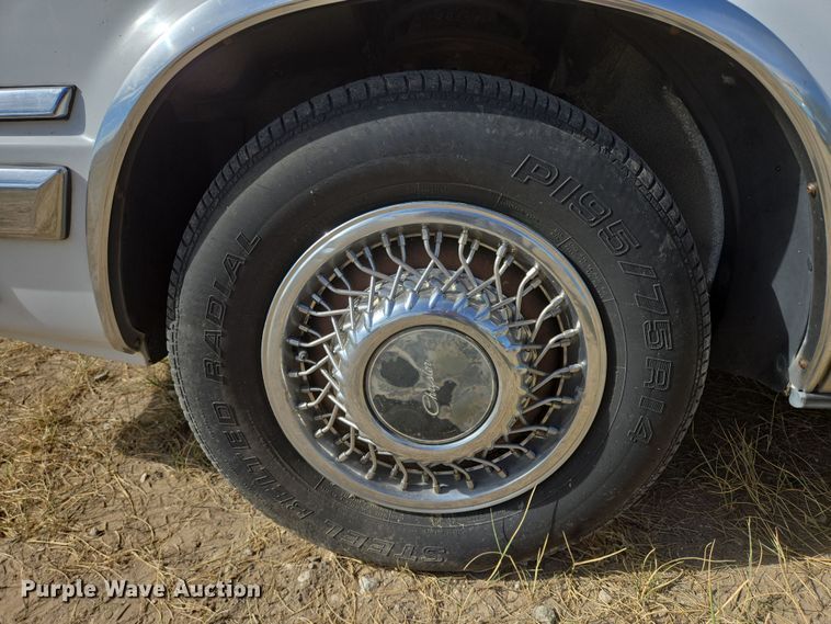 image for item DY1182 1991 Chrysler New Yorker 