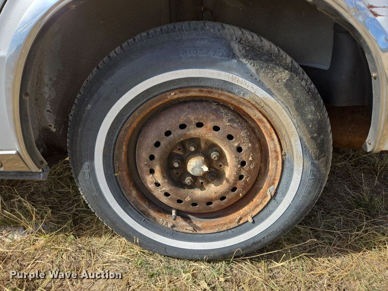 image for item DY1182 1991 Chrysler New Yorker 