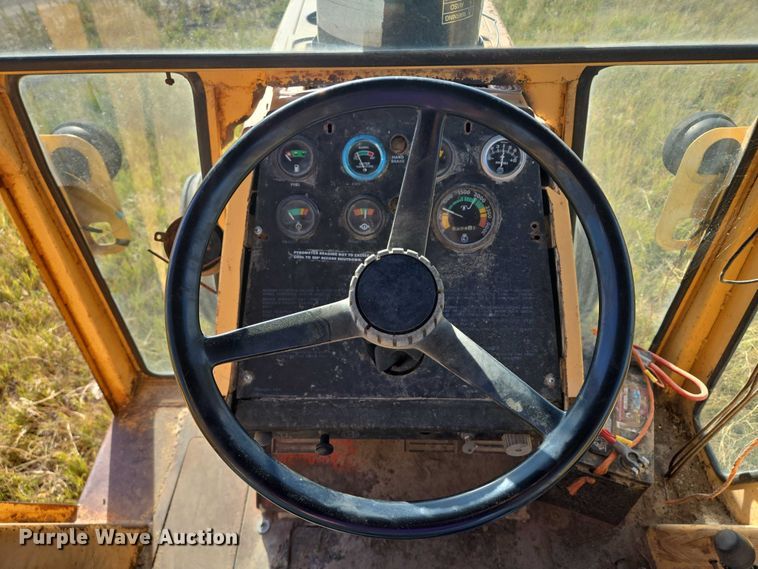 image for item DY1184 1971 Case 1170 tractor