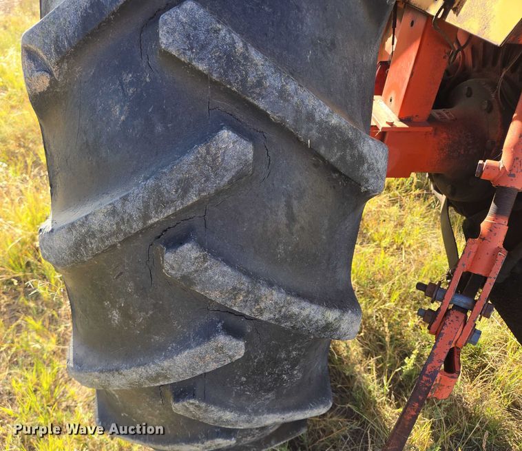 image for item DY1184 1971 Case 1170 tractor