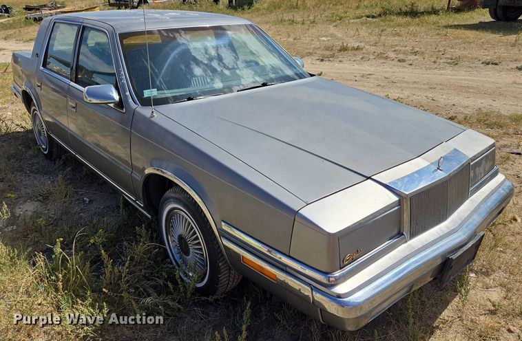 image for item DY1185 1991 Chrysler New Yorker Salon 