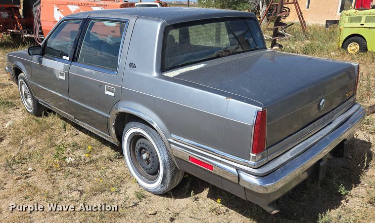image for item DY1185 1991 Chrysler New Yorker Salon 