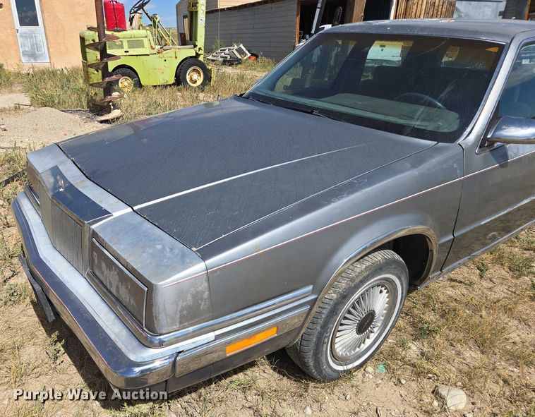 image for item DY1185 1991 Chrysler New Yorker Salon 