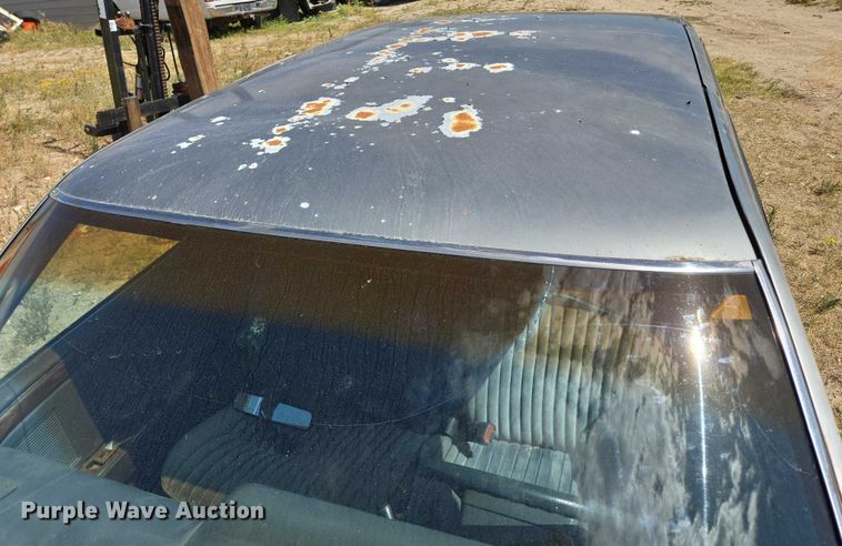 image for item DY1185 1991 Chrysler New Yorker Salon 