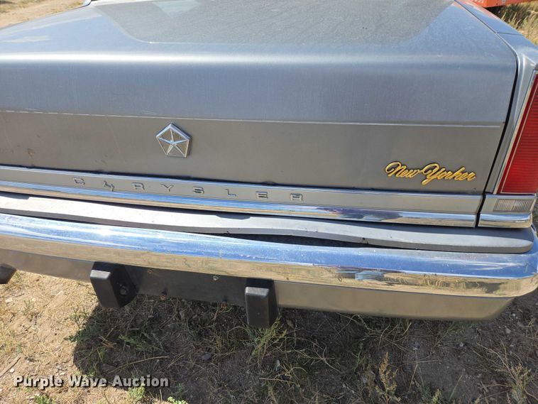 image for item DY1185 1991 Chrysler New Yorker Salon 