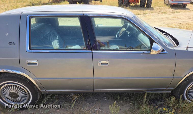 image for item DY1185 1991 Chrysler New Yorker Salon 