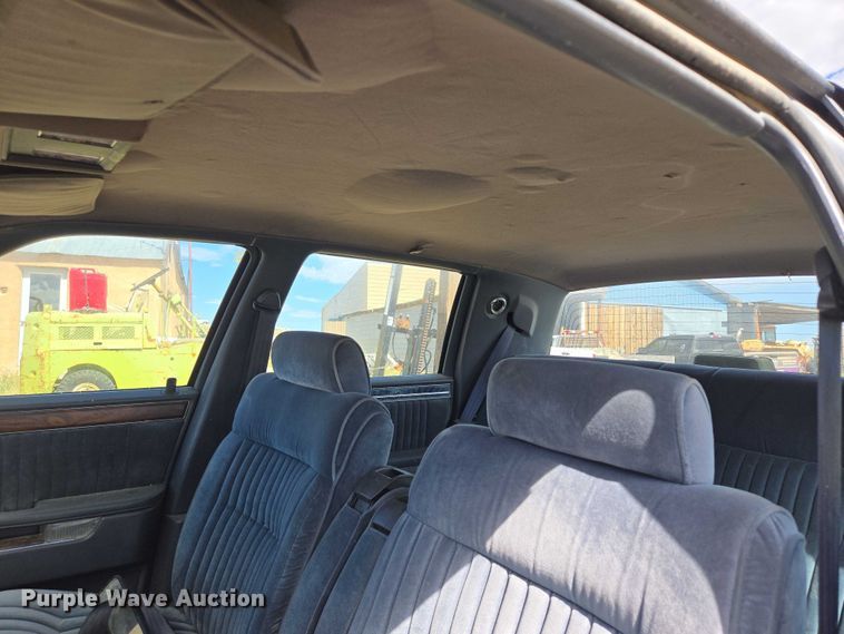 image for item DY1185 1991 Chrysler New Yorker Salon 