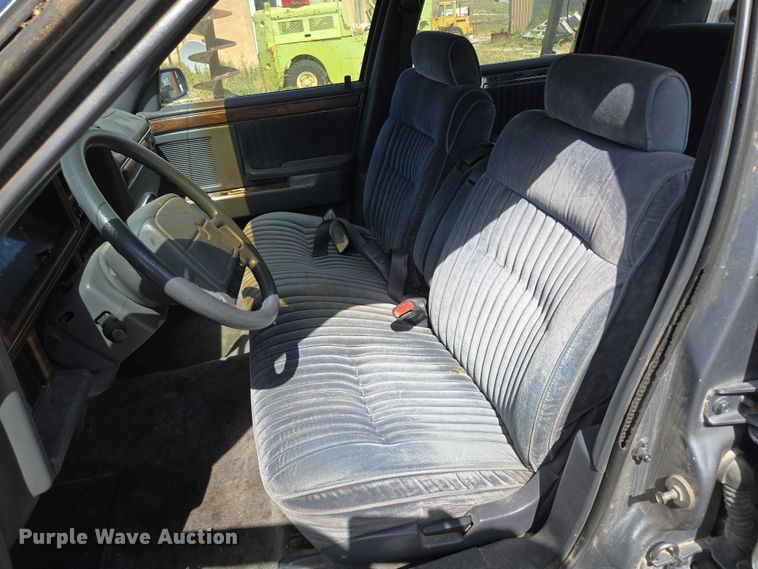 image for item DY1185 1991 Chrysler New Yorker Salon 