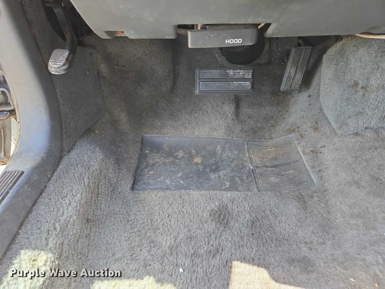 image for item DY1185 1991 Chrysler New Yorker Salon 