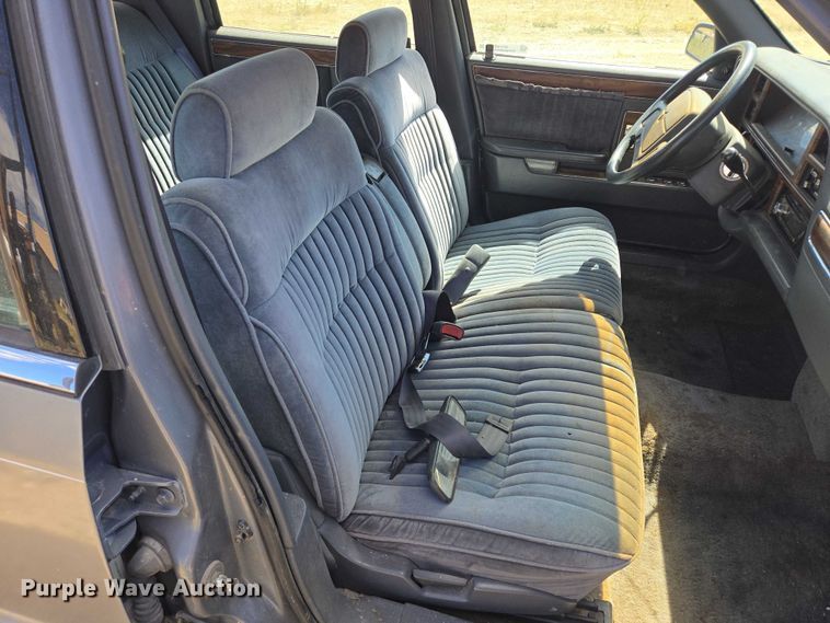 image for item DY1185 1991 Chrysler New Yorker Salon 