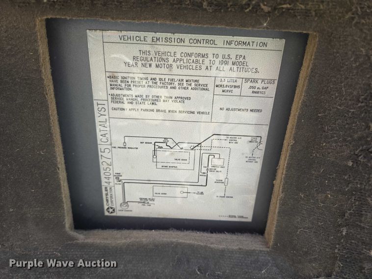 image for item DY1185 1991 Chrysler New Yorker Salon 