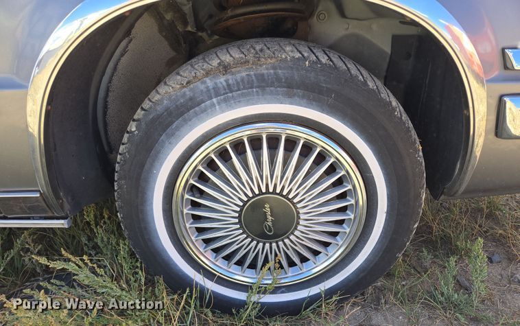 image for item DY1185 1991 Chrysler New Yorker Salon 