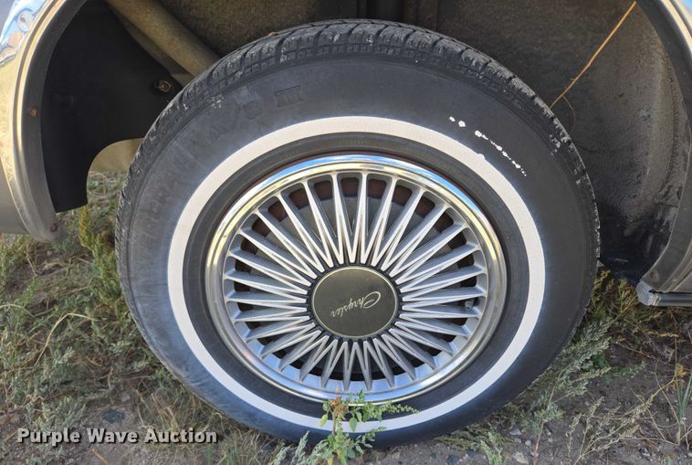 image for item DY1185 1991 Chrysler New Yorker Salon 