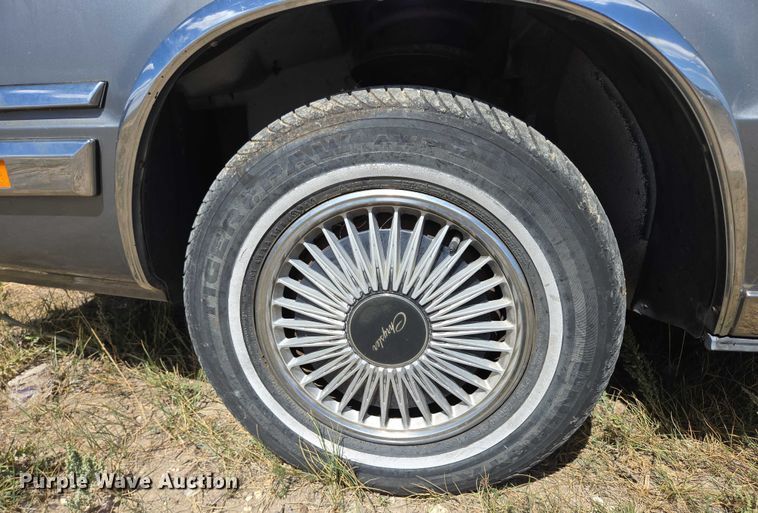 image for item DY1185 1991 Chrysler New Yorker Salon 