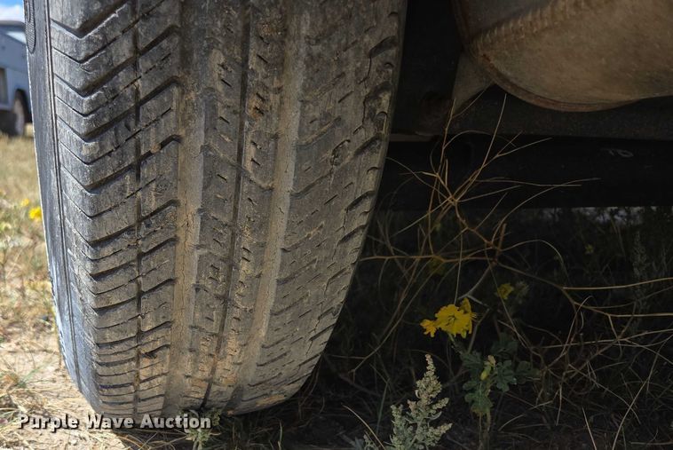 image for item DY1185 1991 Chrysler New Yorker Salon 