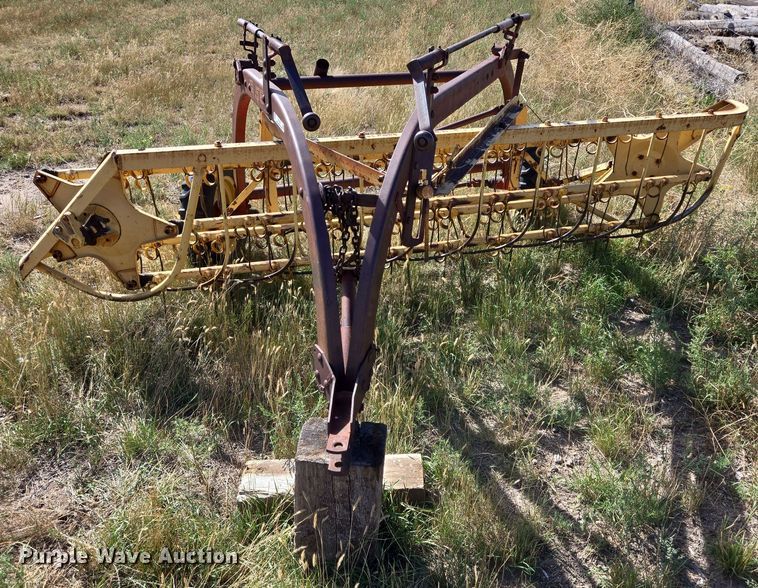 image for item DY1186 New Holland 56 hay rake