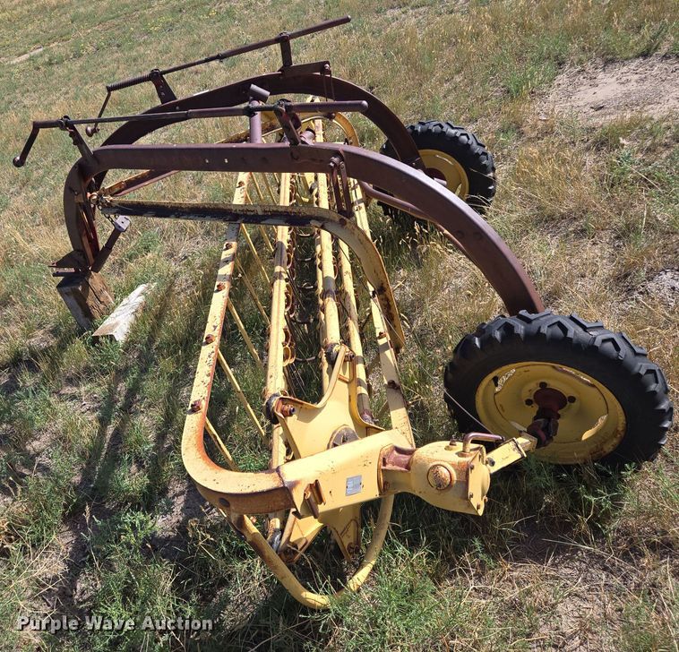image for item DY1186 New Holland 56 hay rake