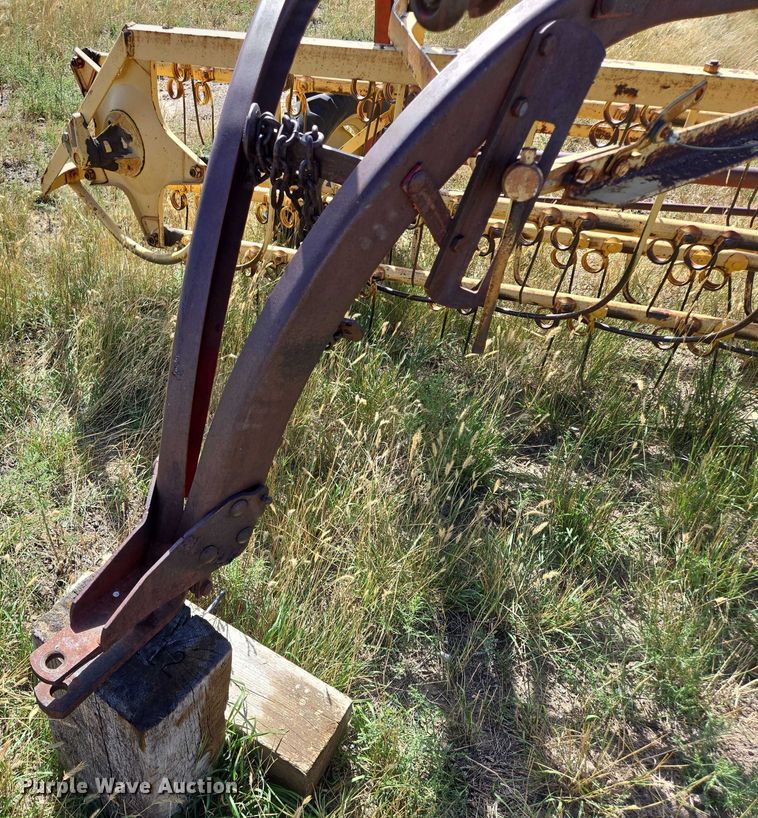 image for item DY1186 New Holland 56 hay rake