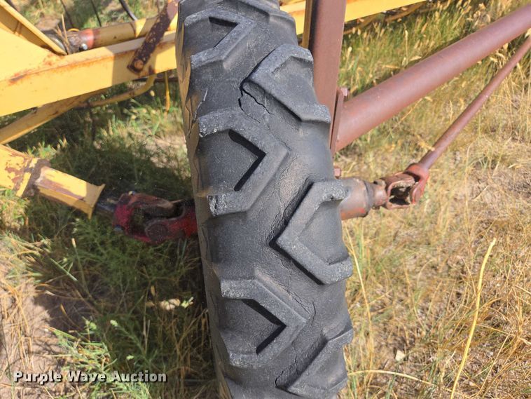 image for item DY1186 New Holland 56 hay rake