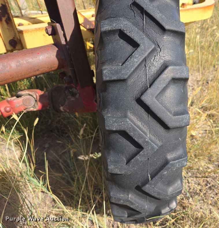 image for item DY1186 New Holland 56 hay rake