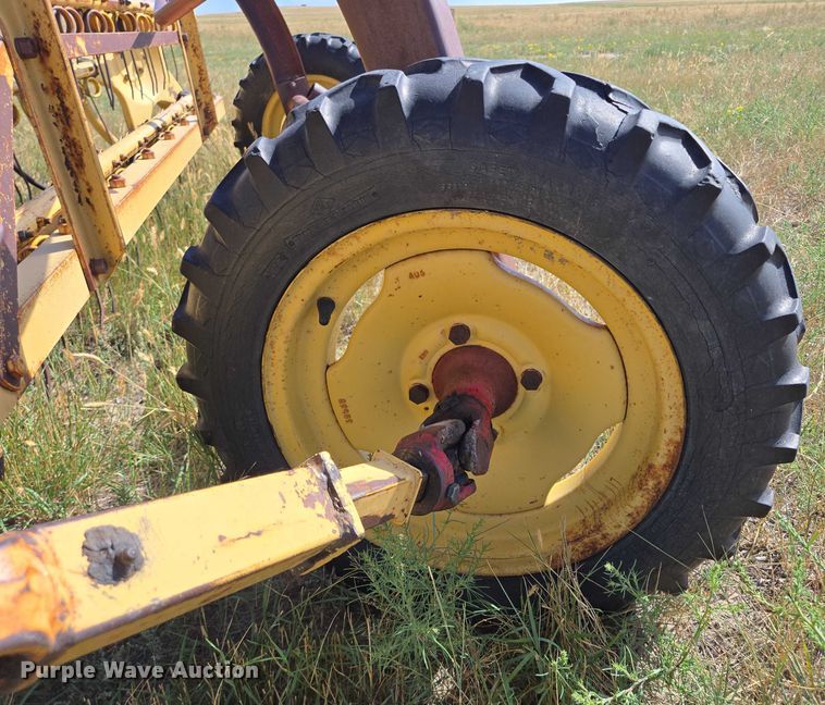 image for item DY1186 New Holland 56 hay rake