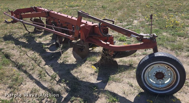 image for item DY1187 International 710 plow