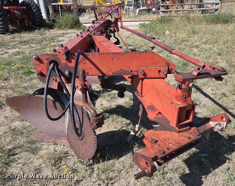 image for item DY1187 International 710 plow