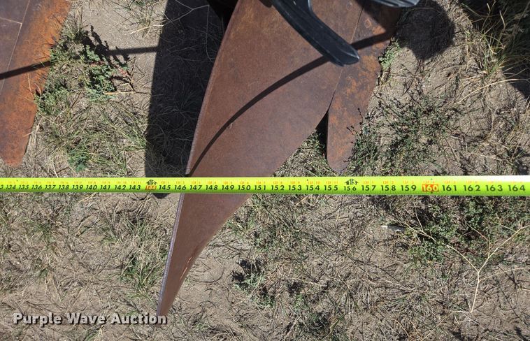 image for item DY1187 International 710 plow