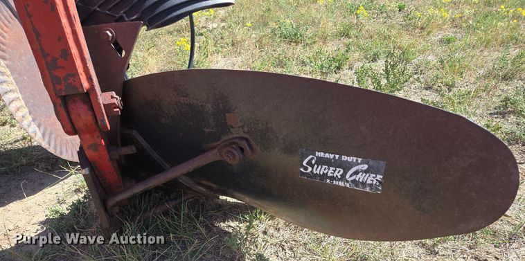 image for item DY1187 International 710 plow