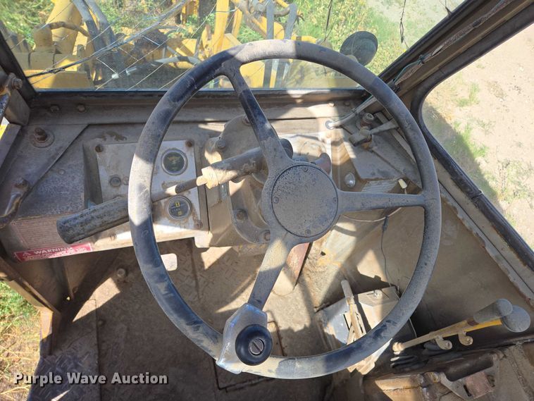 image for item DY1188 1981 Caterpillar 910 wheel loader