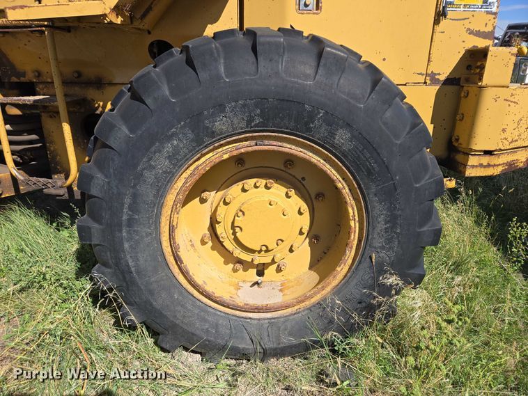 image for item DY1188 1981 Caterpillar 910 wheel loader