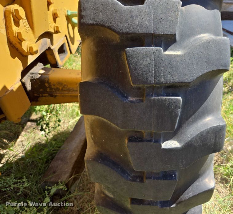 image for item DY1188 1981 Caterpillar 910 wheel loader