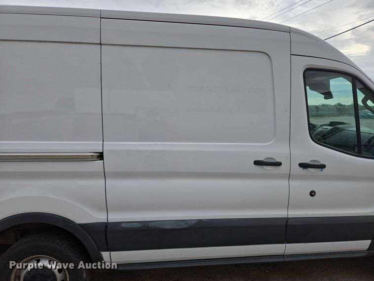 image for item DY1203 2017 Ford Transit van
