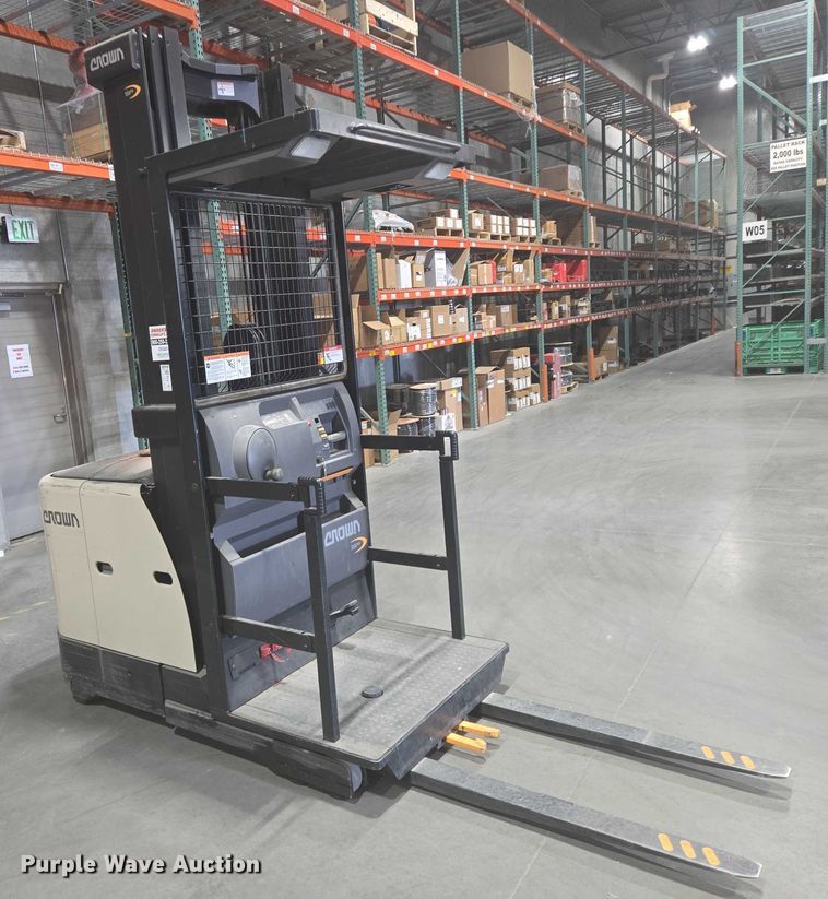 image for item DY1235 2016 Crown SP3520-30 order picker