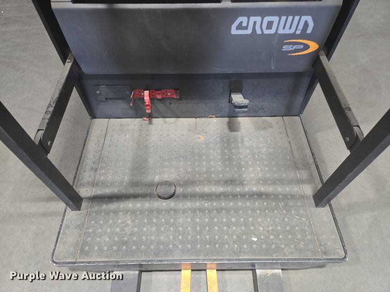 image for item DY1235 2016 Crown SP3520-30 order picker