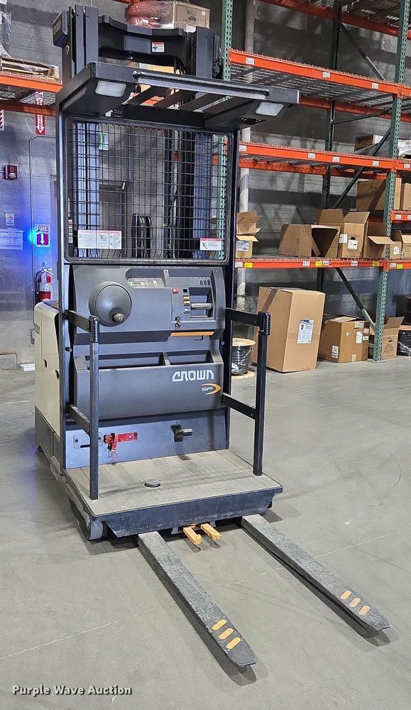 image for item DY1236 2016 Crown SP3520-30 order picker